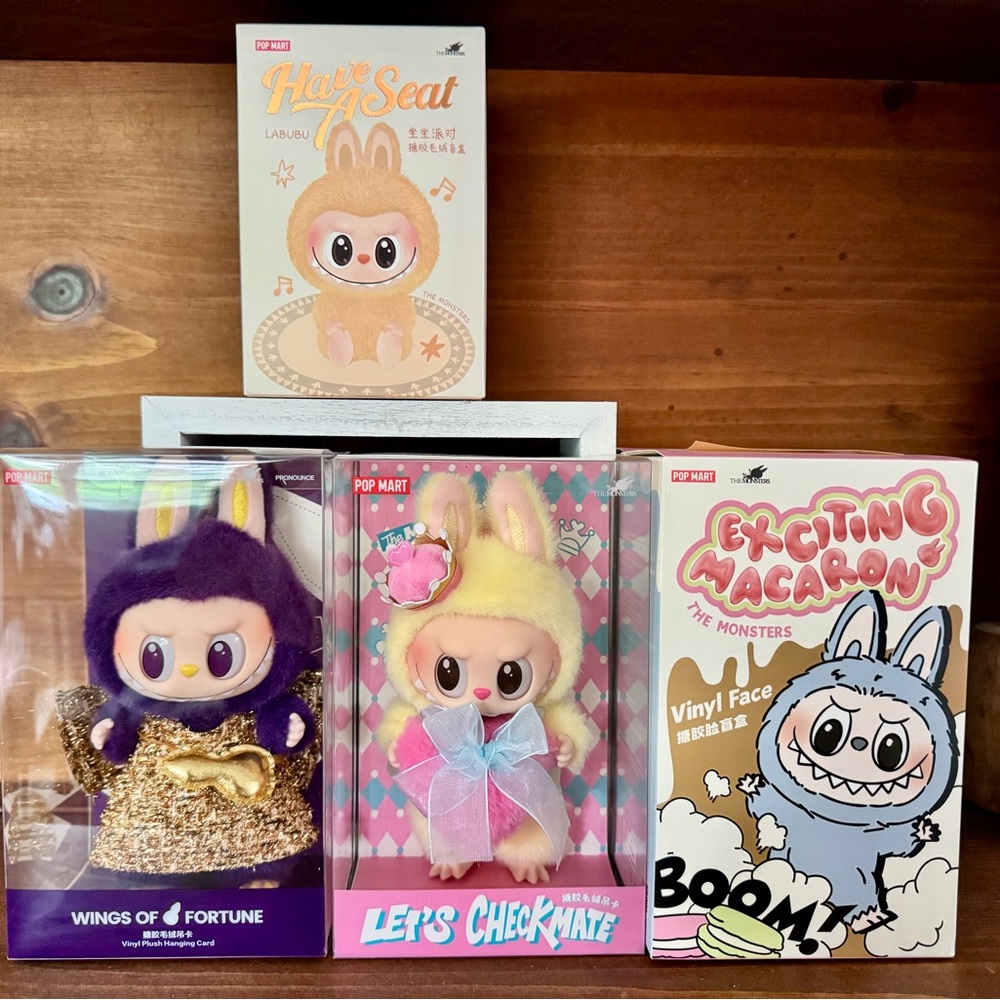Pop Mart Collectible Figurines Set
